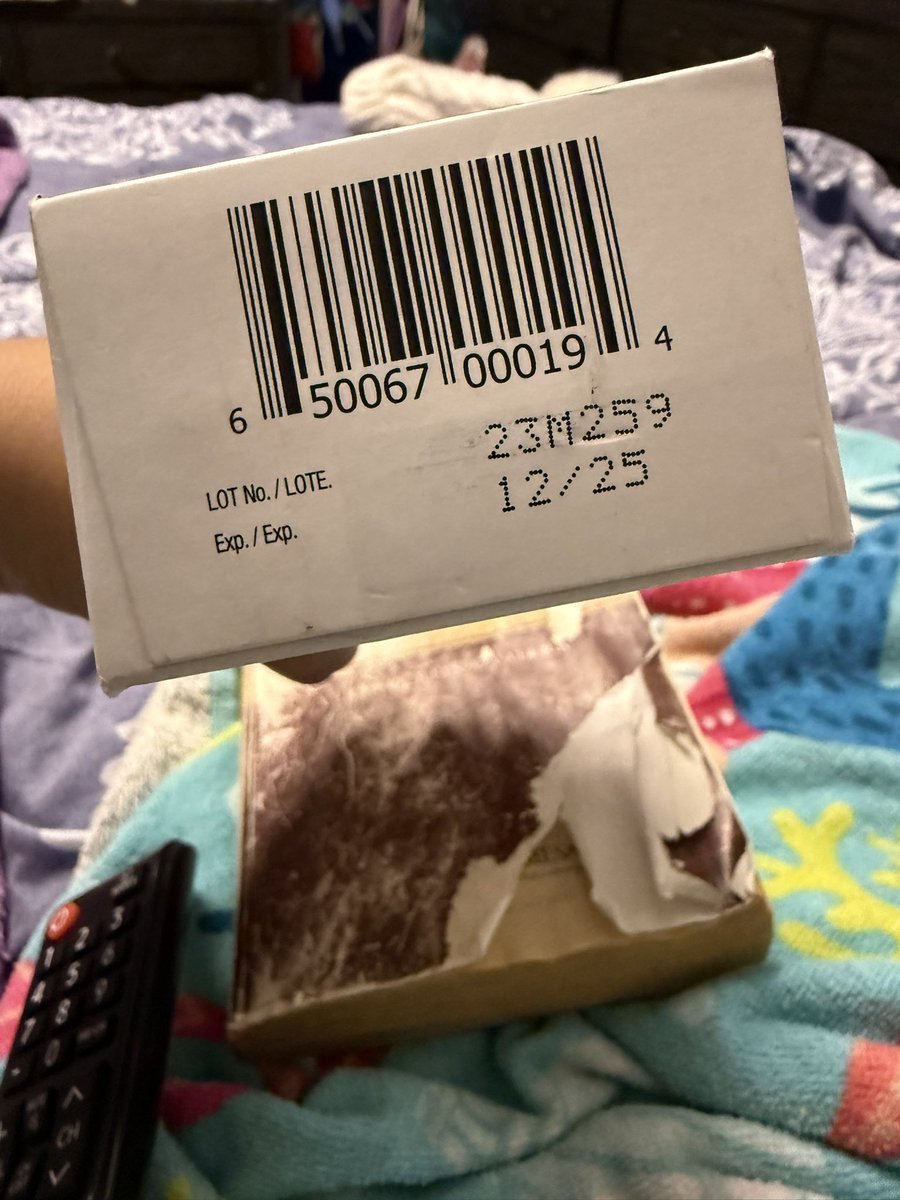 heidynunez's tweet photo. I rarely complaint , however I went today 01/16/26 to @Target to get some items that I needed including a cold medicine . However when I came home and was ready to get the medicine I noticed that the it’s expired. As you can see the medicine expired last year. https://t.co/W5VERBnGd5