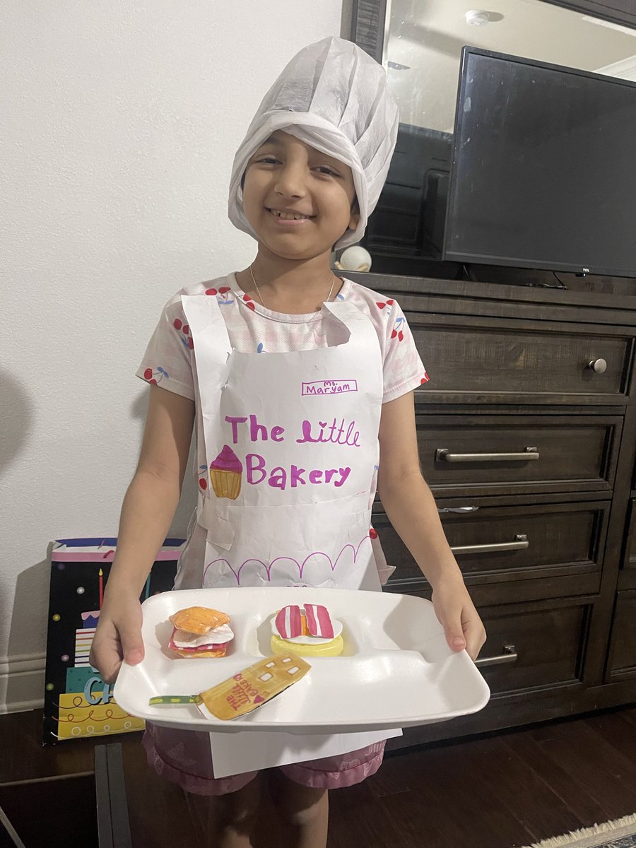 WixMemon's tweet image. Any orders for this young Baker 🧑‍🍳. She just opened this stunning Bakery and designed her own apron too! 
Please, You Must Order! 
I have to order after every 10 minutes!

The Menu is Attached
#baker #bakery