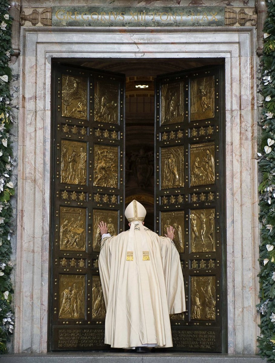 CatholicCassie's tweet photo. Pope Leo will open the Holy Doors in 2033 https://t.co/f91gxsR8yB