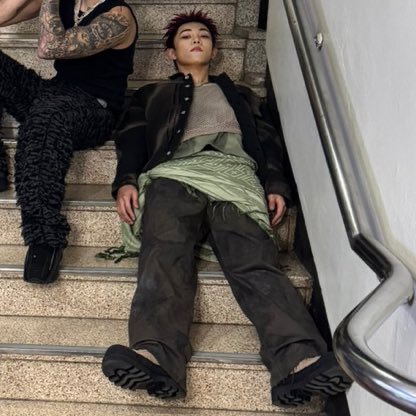 hooncodedd's tweet image. ✌🏻                                                          😕