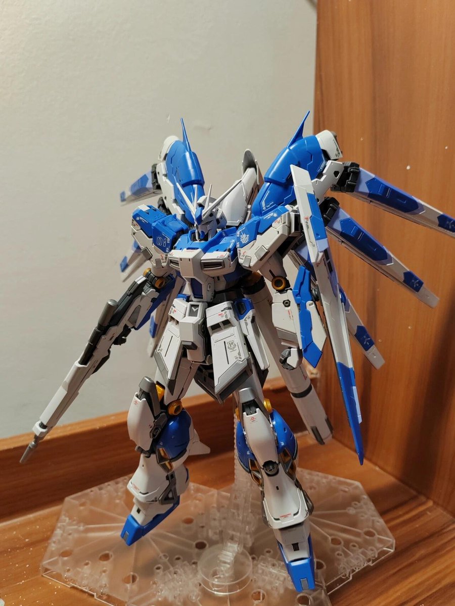 dfdfedfa's tweet image. 格好いいハイニューHi-νガンダム。