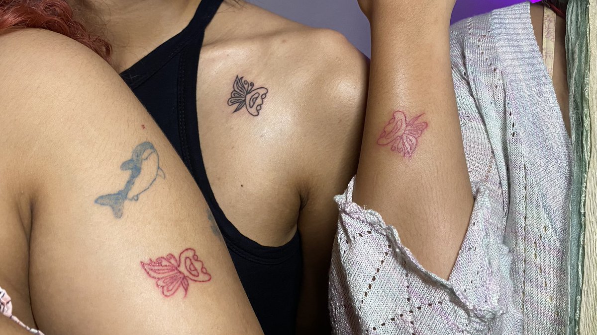 zyprazz's tweet image. For starter, please do book an appointment for my nail art/tattoo service. not only you’d contribute to help an indie trans artist survive and sustain, but you’d also be in resistance towards the highly exploitative industry