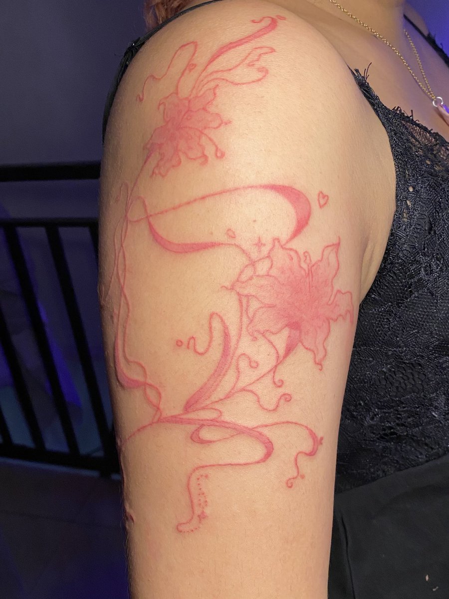 zyprazz's tweet image. For starter, please do book an appointment for my nail art/tattoo service. not only you’d contribute to help an indie trans artist survive and sustain, but you’d also be in resistance towards the highly exploitative industry