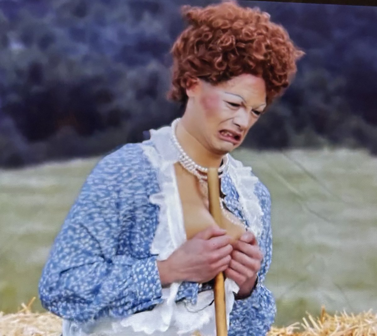 joeynolfi's tweet image. You can’t convince me Mandy Mango gave a bad performance in RDR Live. Contrast is the undercurrent of comedy. The moment she ripped  open her blouse… most pleasing to me!

A genuinely bizarre judging moment!

#DragRace