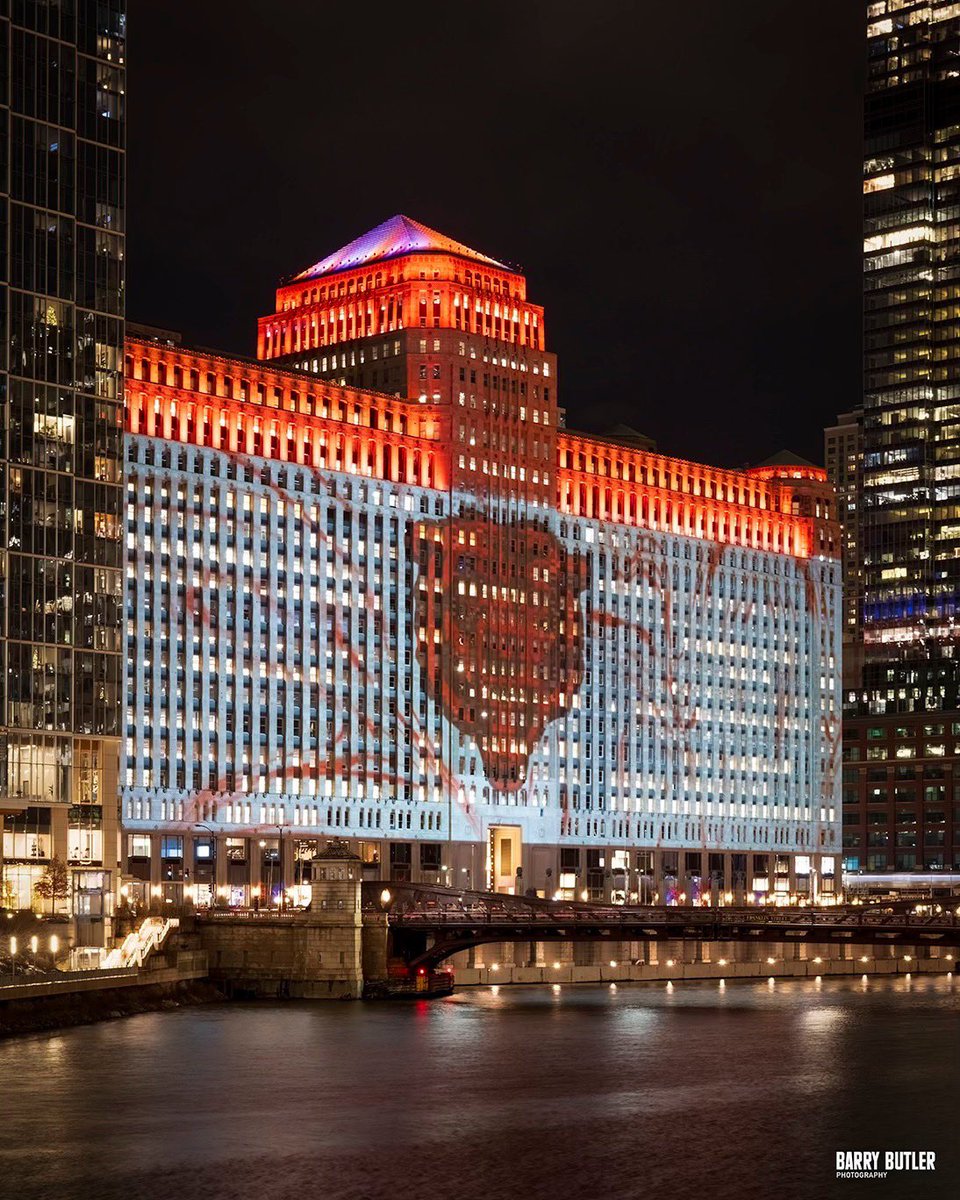 barrybutler9's tweet image. Monsters of the Midway on the Mart.   This evening in Chicago on NFL Playoff Weekend.   Go Bears!