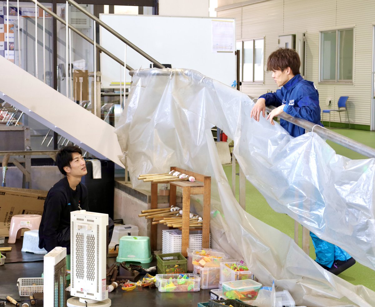 🟠🔵

#G1全日本王座決定戦 開設73周年記念
シリーズ最終日❗️

📸：今節のピットの様子です✨

#松井繁 選手＆#井上忠政 選手🌟
#瓜生正義 選手＆#新開航 選手🌟
#松田大志郎 選手＆#新田雄史 選手🌟
#原田才一郎 選手＆#中村日向 選手🌟

#ボートレース芦屋

🟠🔵