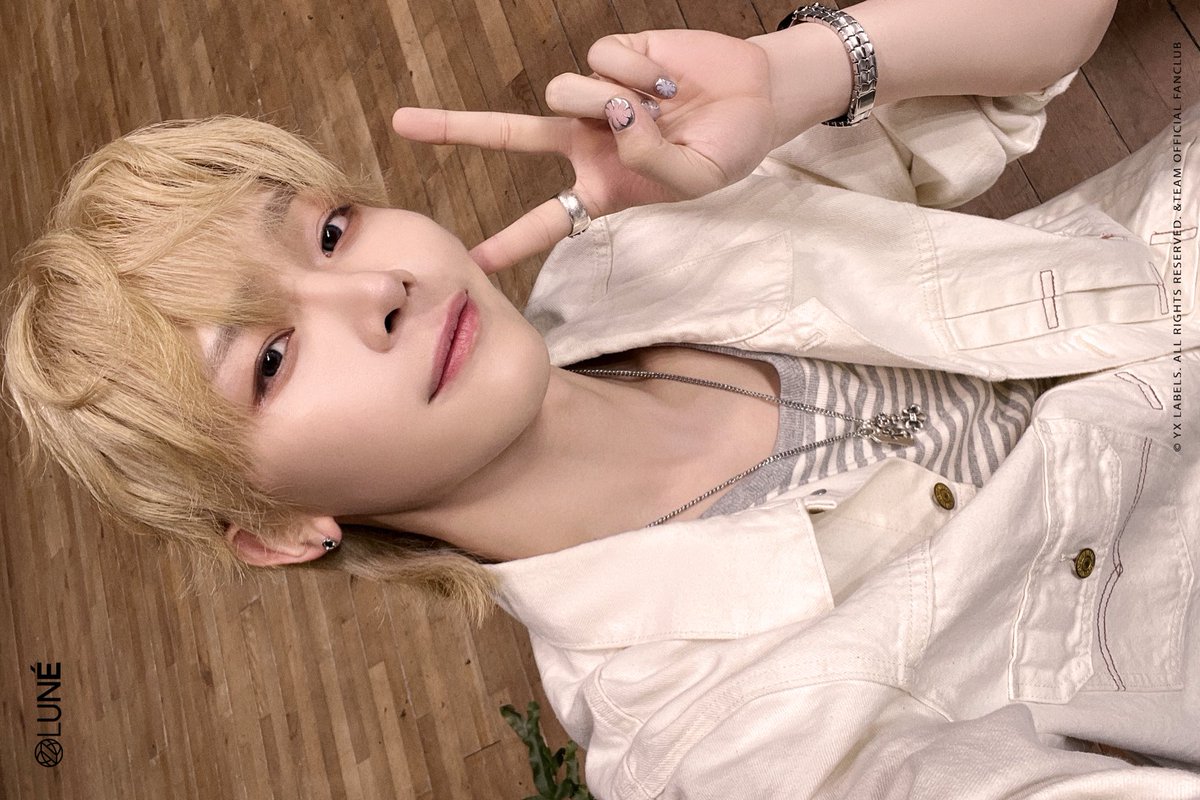 todayzip's tweet image. 하루에 네번 사랑을 말하고
여덟번 웃고
여섯번의 키스를 해줘
날 열어주는
단 하나뿐인 비밀번호야
누구도 알 수 없게
너만이 나를 가질수 있도록