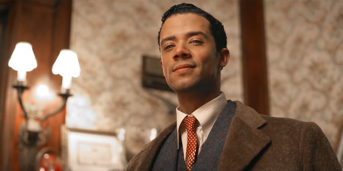 knivesnhoney's tweet image. this shot of louis from s1e7… he’s stunning. how can u not say Mother