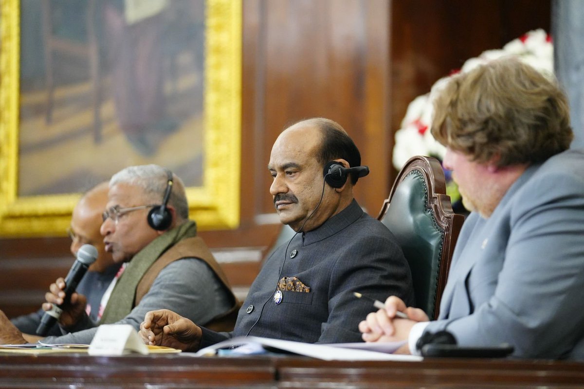 DDIndialive's tweet photo. The 28th Conference of Speakers and Presiding Officers of the Commonwealth (#CSPOC) concludes with a renewed resolve to make democratic institutions more people-centric.
Lok Sabha Speaker @ombirlakota delivers the valedictory address at the three-day conference, reaffirming the role of legislatures in strengthening democracy.