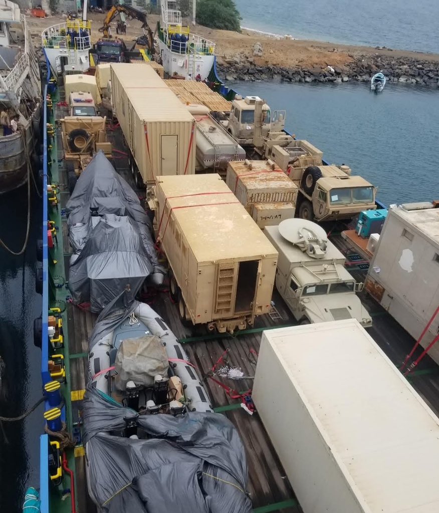 Lawmohyemen's tweet image. طلعت هدية إماراتية للحوثي..

هذه سفينة روابي الإماراتية التي قال الحوثي بأنه اختطفها من وسط البحر واستولى على الأسلحة فيها.

طلع الأمر .. لا اختطاف ولا هم يحزنون.
بل دعم إماراتي واضح للحوثي.

والخزانة الأمريكية..
كشفت عمليات التهريب من داخل الإمارات للحوثي.

خيانة عظمى .. وغدر

.