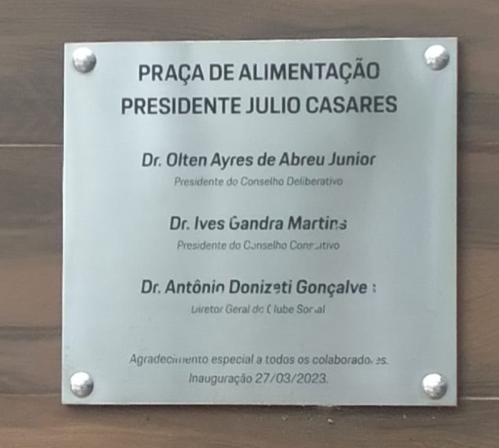 Dúvida: o que será agora da Praça de Alimentação Presidente Júlio Casares?