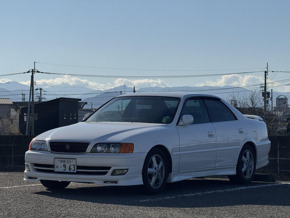 チェイサーエアコンダウンで
トヨタに入庫したら
ホース以外全交換で草
総額数十万でパーツが集まらないから
月末まで入庫だとさ、、
代車のアクアは、、
燃費が良さそうです🙃