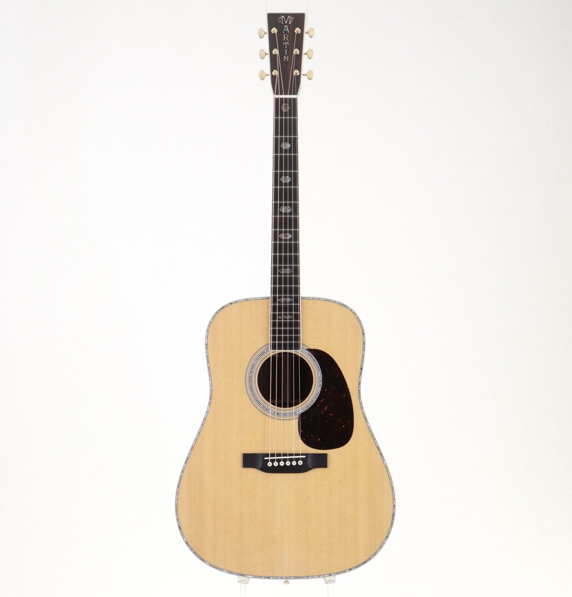 「話題のD-41が中古で入荷！」
あいみょんが使用したことで注目を浴びるMartin D-41。ジェリー・ベックレー、ダン・フォーゲルバーグ、ボブ・ディラン、トム・ペティ、小田和正、鈴木康博らの使用でも知られるモデル。#あいみょん #d41 
store.ishibashi.co.jp/view/item/0000…