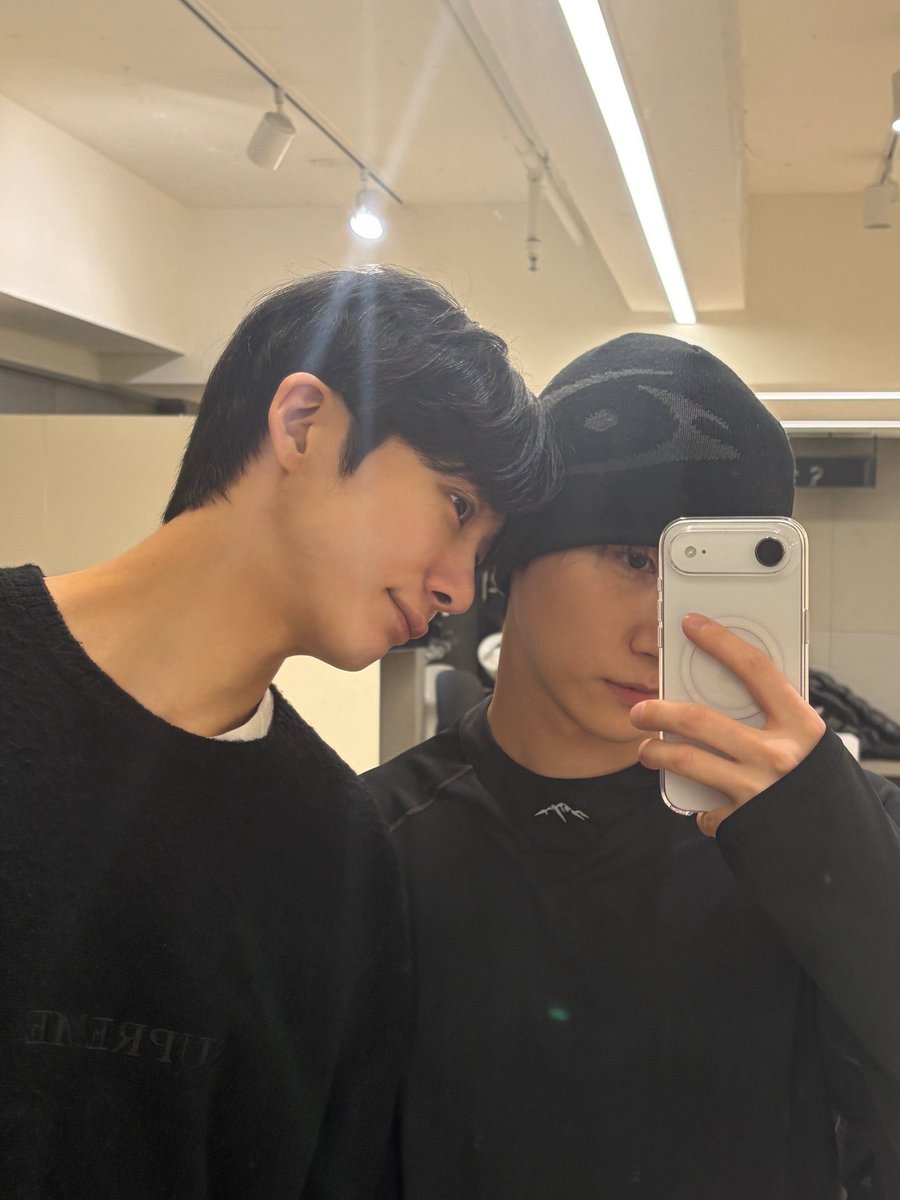 happytorbs's tweet photo. 사랑해?????????? https://t.co/nVgkHqOEBE