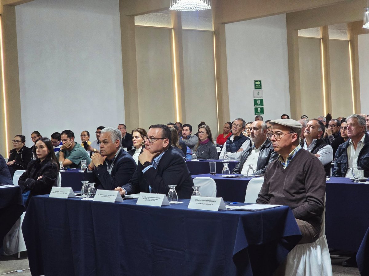 Asistí a la ponencia sobre la Ley General de Aguas y las reformas a la Ley de Aguas Nacionales, organizada por Femat Jurídico Fiscal. El agua es clave para el presente y futuro del país.
#SiEsPosible #LeyDeAguas 💧
