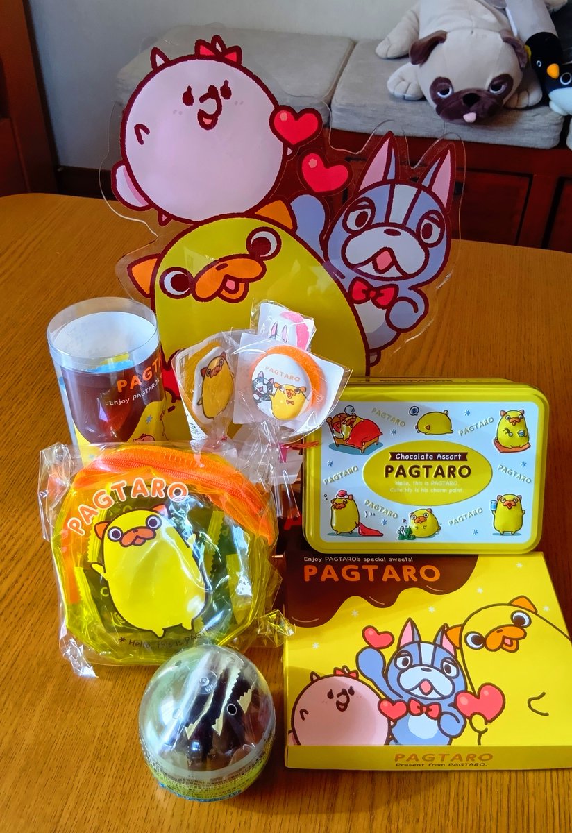 パグ太郎チョコの見本いただきました〜！

宣伝用のでっかいアクスタまでいただいてしまった！🥳💖

#パグ太郎