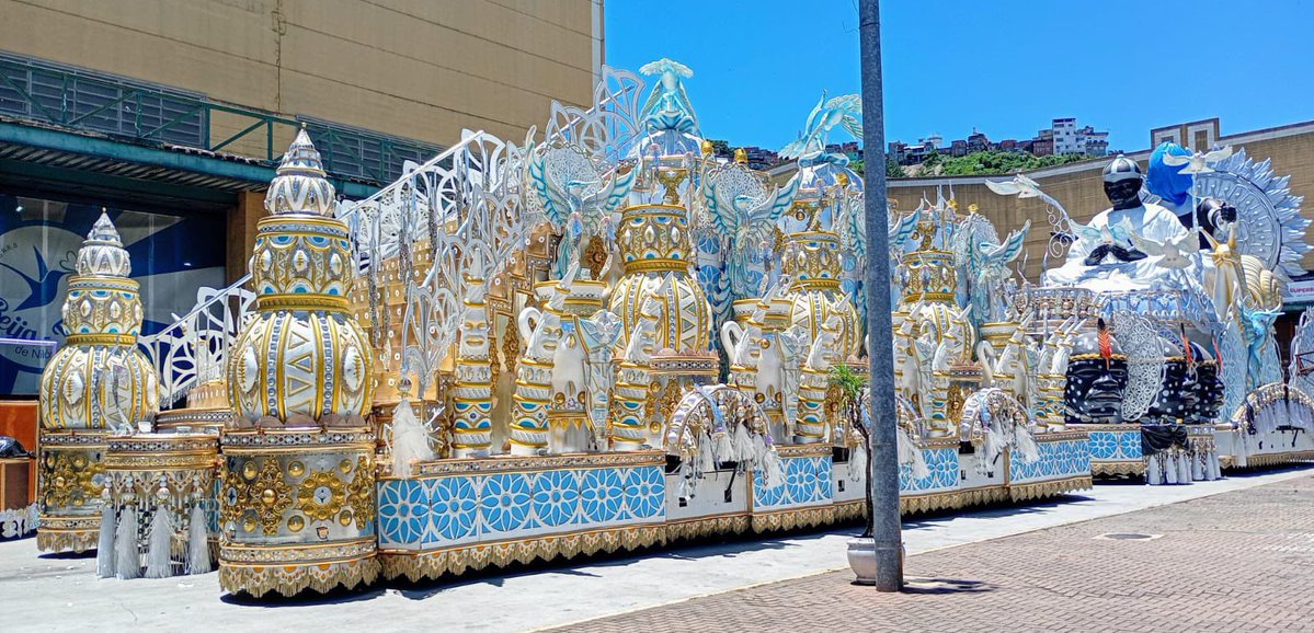 barrracao's tweet image. 🪞 Mais detalhes do abre-alas da Beija-Flor para o carnaval de 2026.