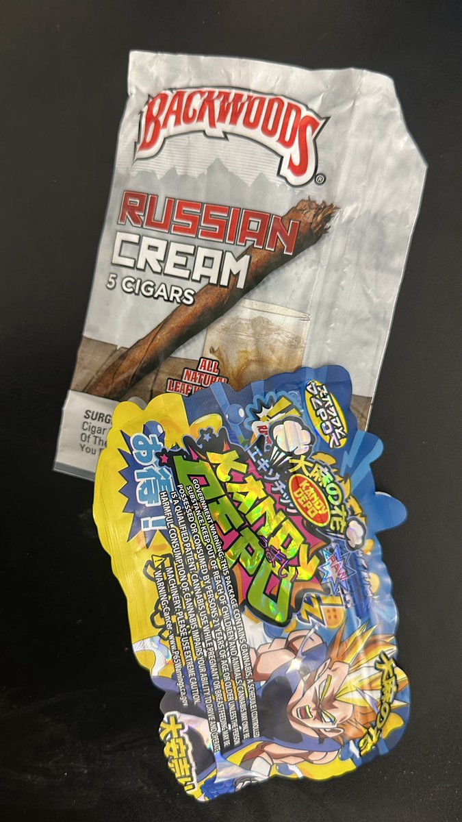 __code7's tweet image. Shoutout to my Seattle family for my treats 😝