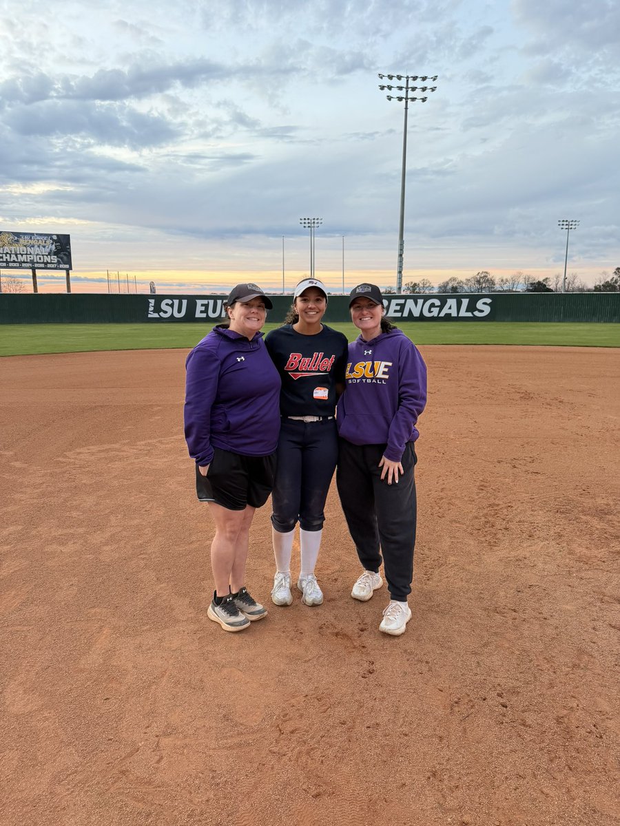 AddisonEllis02's tweet image. Great experience at the lsue camp! Thank you coaches @sierracrimson and @CoachCollins_11 for emphasizing the small details that make a big impact.