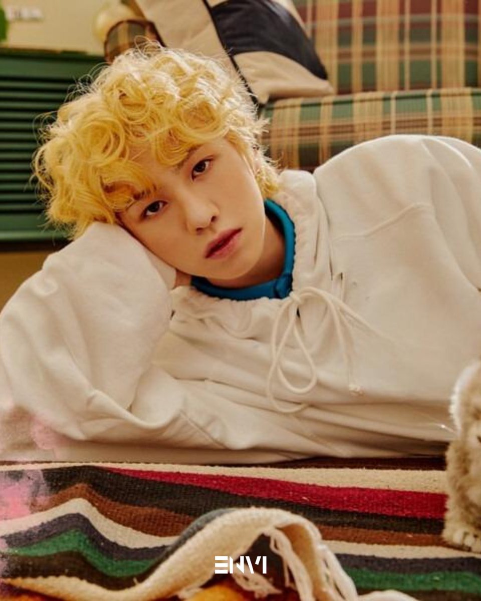 official_envi's tweet photo. [📀]

ENVI (환경) 'IN VIVID' - The 2nd Single Album 

Concept Photo (Bright Ver.) - NOAH

➫ 2030/02/09 12AM KST 

#ENVI #환경 #INVIVID https://t.co/MeVsvUHNJg