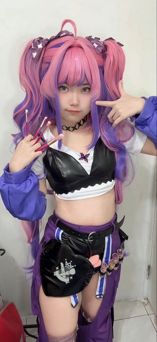 hanahimeO_O's tweet photo. んーヴィヴィ！

#ヴィヴィメイク
#ホロライブコスプレ https://t.co/iUCuNxvnkD