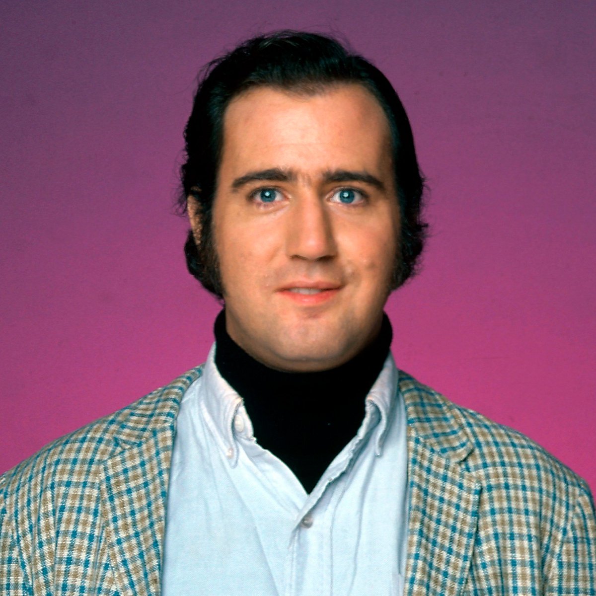 DrBuzz_Forensic's tweet image. Actor, singer, performance artist &amp;amp; comic Andy Kaufman was #BornOnThisDay Jan. 17, 1949. Remembered for his role on TV's Taxi (1973-'83) &amp;amp; segments on Saturday Night Live in the early #1980s. Passed in 1984 (age 35) from a rare form of #lungcancer #RIP #GoneToosoon #bithday #BOTD