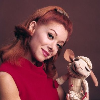 DrBuzz_Forensic's tweet image. Actress, singer &amp;amp; ventriloquist Shari Lewis was #BornOnThisDay Jan. 17, 1933. Remembered for her numerous TV shows (12 Emmy Awards) with her puppet "Lamb Chop" throughout the #1950s up until the #1990s. Passed in 1998 (age 65) battling #cancer #RIP #GoneTooSoon #birthday #BOTD