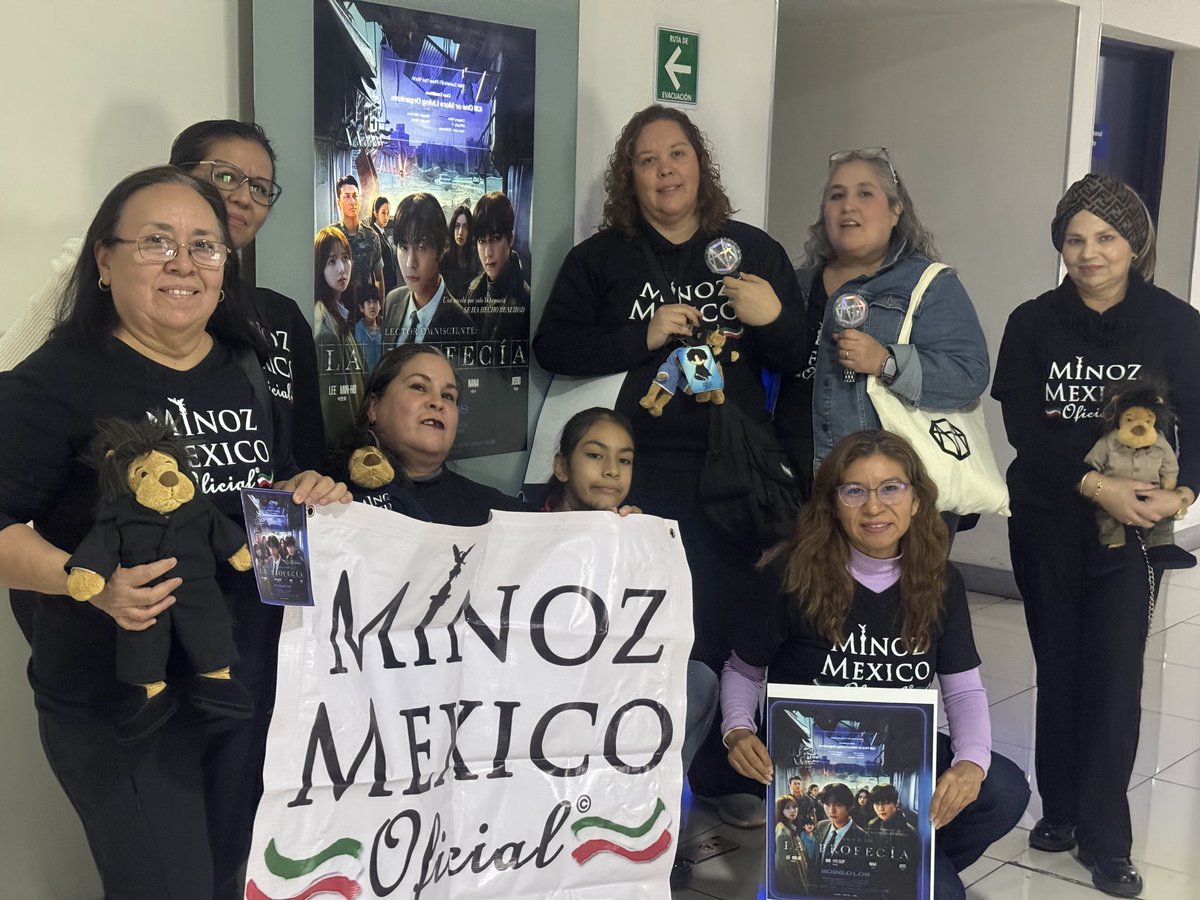 GloriaSanchez26's tweet photo. #LectorOmniscienteLaProfecía es perfecta para una salida al cine con buena compañía 💙 #LeeMinHoEnCinesMX @ActorLeeMinHo https://t.co/DqZhCbHlQP