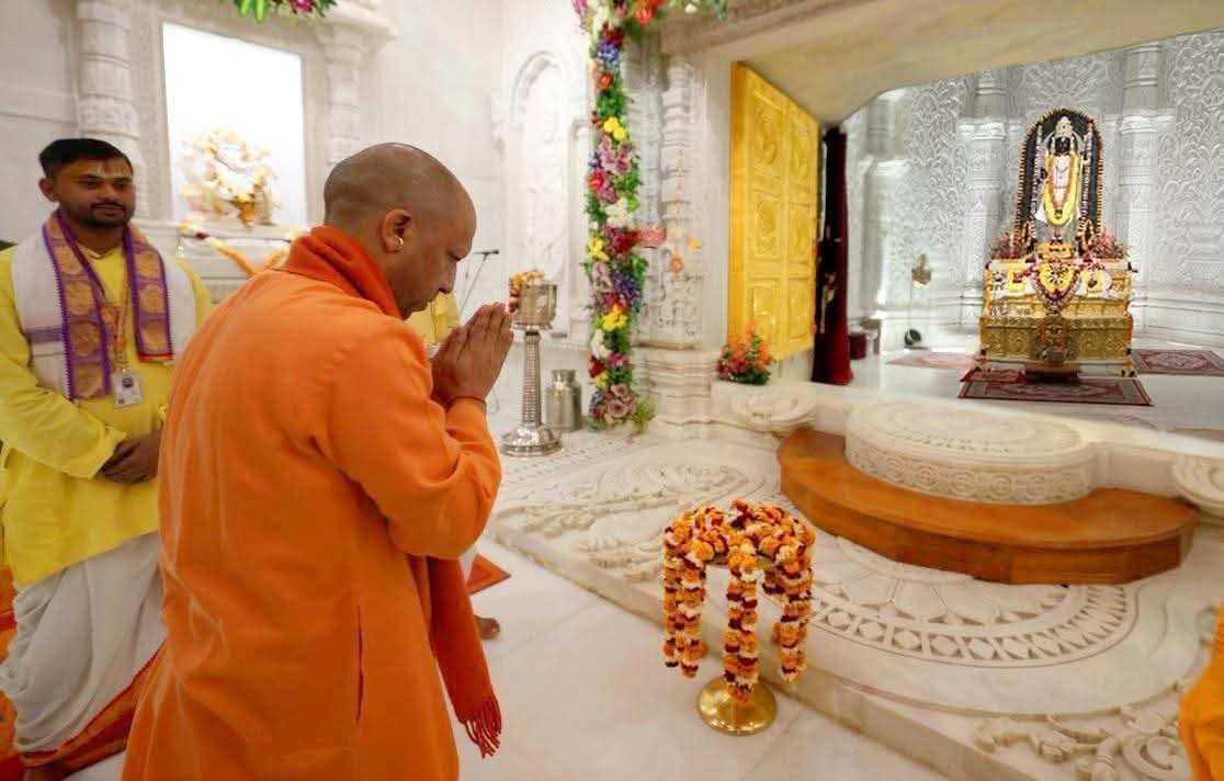 Ajaysinghhyv's tweet photo. गुरुर्ब्रह्मा गुरुर्विष्णुः गुरुर्देवो महेश्वरः
गुरुः साक्षात्‌ परब्रह्म तस्मै श्री गुरवे नमः
#ॐ_श्री_गुरु_देवाय_नमः
@myogiadityanath @GorakhnathMndr https://t.co/YXTAEZbQPV