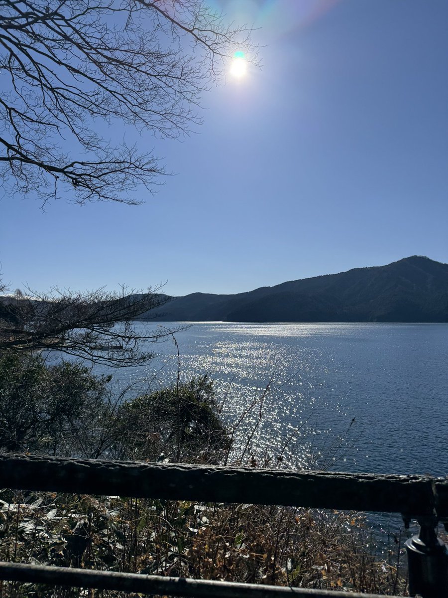 お正月を満喫したとき写真✨
初詣、お天気にも恵まれて気持ちよ〜く山道を歩いてステキな景色を見ることができました。♡
ステキな景色をシェアハピします✨

31年前の今日は、阪神・淡路大震災の日でしたね。
今日はテレビからたくさんの当時の映像が流れてきます。