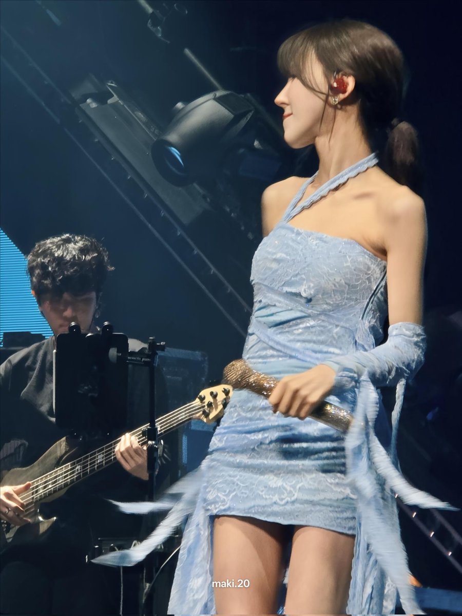 251220 WENDY W:EALIVE in KL
Who wants to have some fun with Wannie and her band?! 💖🙋‍♀️

#WENDY #웬디 #WEALIVE #WENDY_WORLDTOUR_IN_KL #WendyInKL #WEALIVEINKL