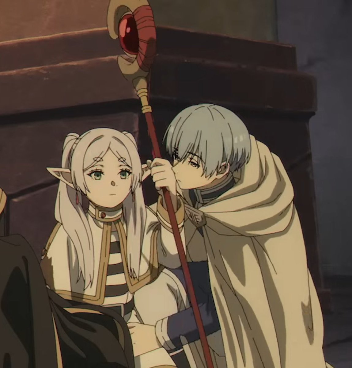 fr1mm4l's tweet image. the sheer trust, intimacy &amp;amp; ease frieren feel towards himmel for her to just let him casually carry her out of nowhere like the way she just put her hands up to give him space right away i love them so bad 😭❤️