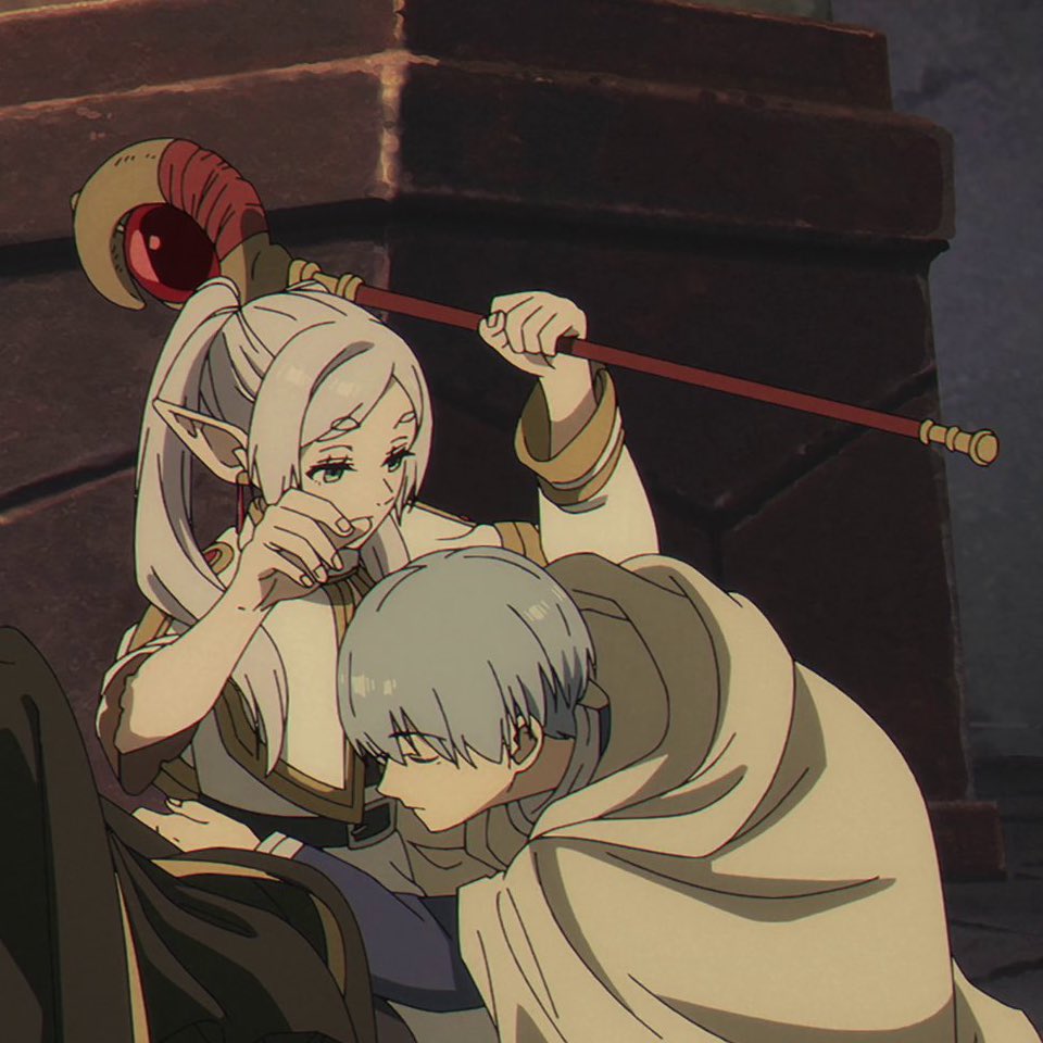 fr1mm4l's tweet image. the sheer trust, intimacy &amp;amp; ease frieren feel towards himmel for her to just let him casually carry her out of nowhere like the way she just put her hands up to give him space right away i love them so bad 😭❤️