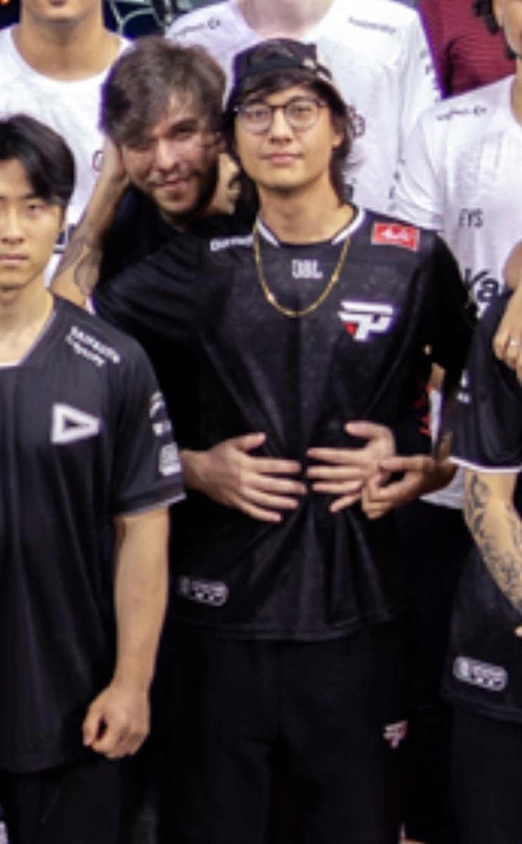 gibraschi's tweet image. Pela intimidade, o caso é antigo...