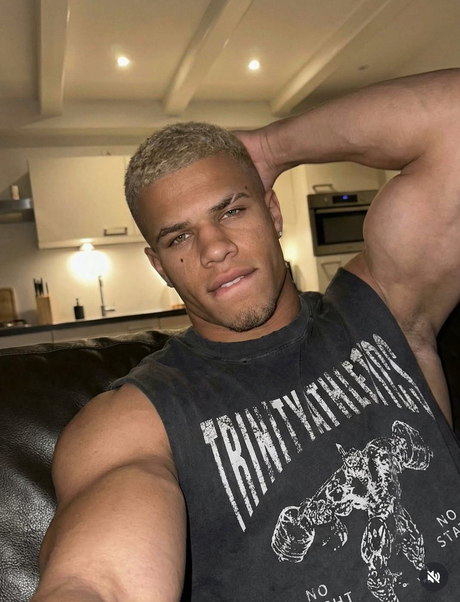 divulgamachos2's tweet photo. Olha a perfeição desse macho

#Gay #machos #machoalfa #dotado #males #novinho https://t.co/0BuXSJ4Yer