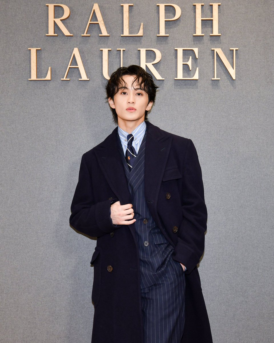EverydaynewsTH's tweet image. "มาร์ค" #MarkLee แบรนด์แอมบาสเดอร์ของ Polo Ralph Lauren อวดลุคสุดเนี้ยบร่วมชมแฟชั่นโชว์ Ralph Lauren Fall 2026 

#MarkLeexRalphLauren #MarkLee #NCT #NCT127 #NCTDREAM