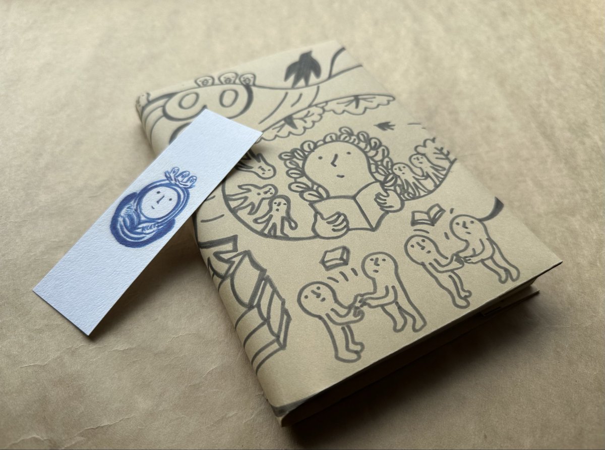 ウェブ古書店うみつばめです。

依頼され
探して
見つけた
単行本が旅立つ。

うれしくて
ブックカバーをかけた。
栞を添えた。

本とお客様とご縁に感謝。

kaiensha.stores.jp

#本　#読書　#古書店うみつばめ