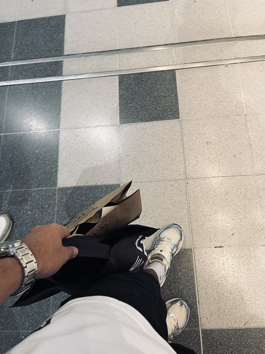 Salir de compras solo también es una chimba