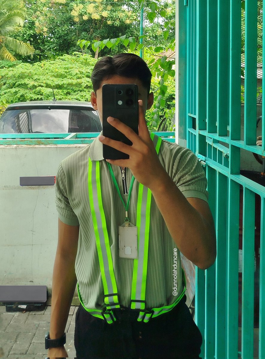 dunnolahduncare's tweet image. From room to work mode