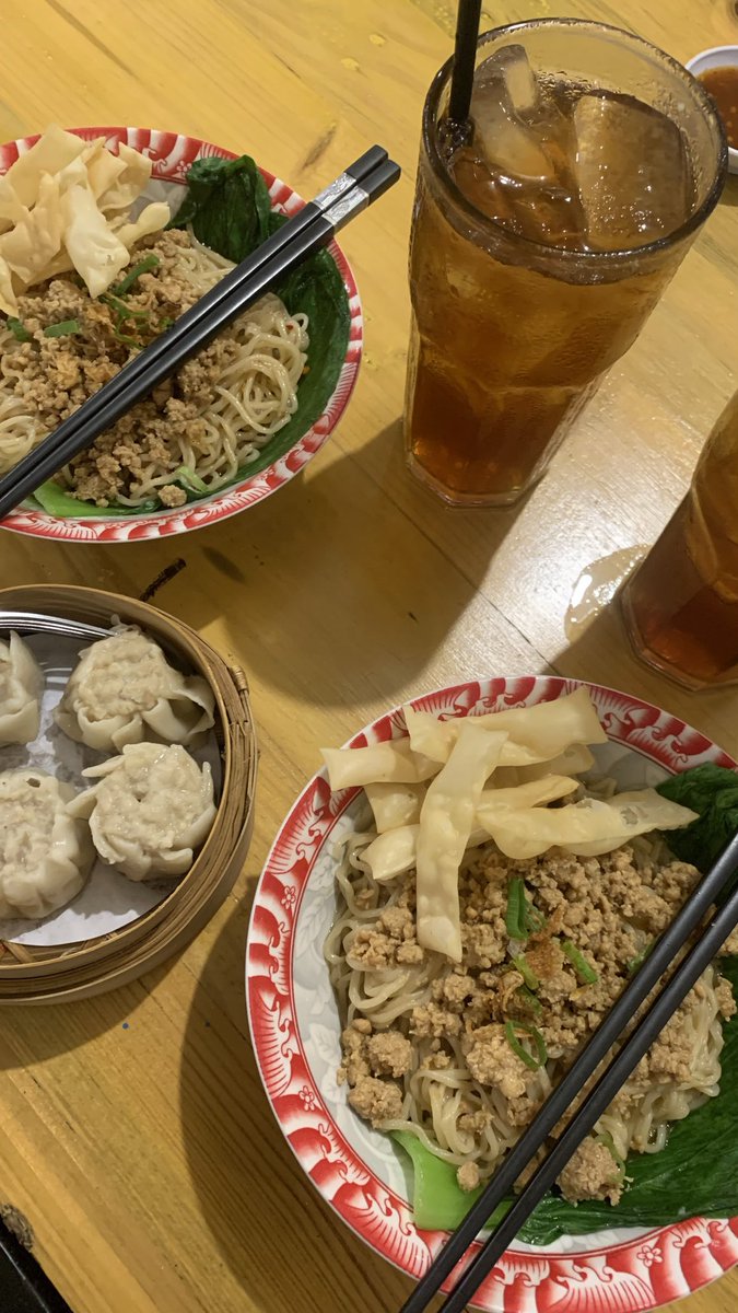 anothertya's tweet image. makan, ngopi, kerja, repeat