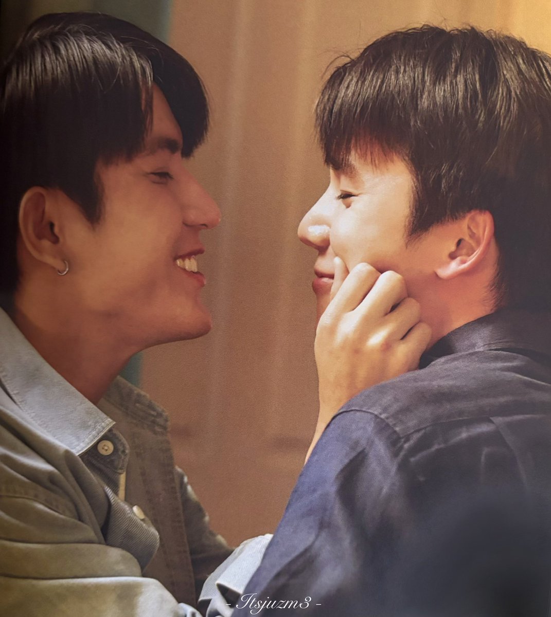 bbg041240's tweet image. น่ารักจังว้าาา คถ.คู่รักคู่นี้ง่ะ 🥹