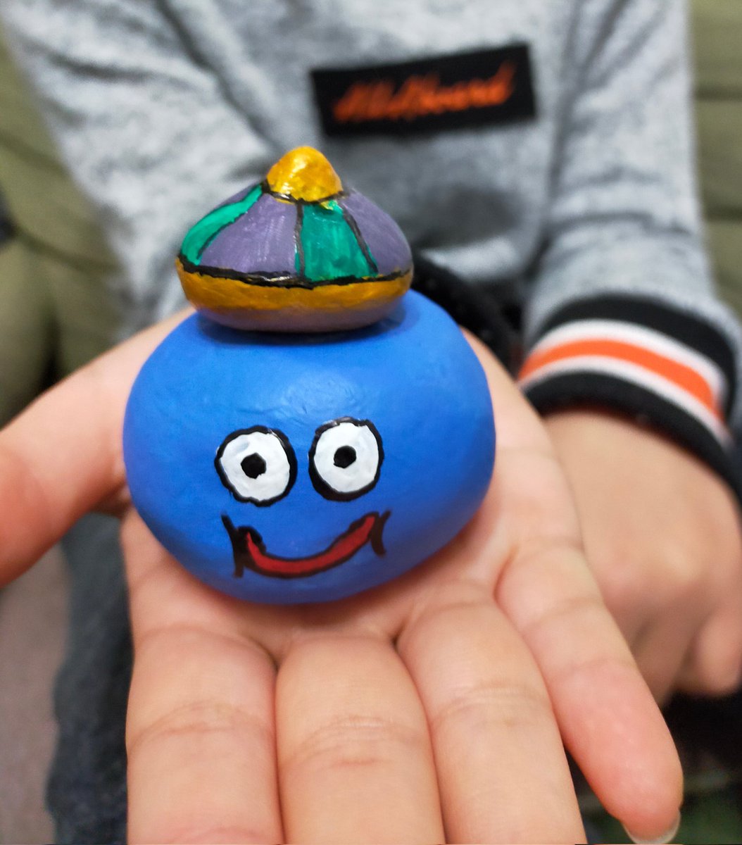 AshDQ10's tweet photo. 以前息子が作ってくれたキングスライム。どんなグッズより大切に仕事場デスクに飾ってます😃 https://t.co/5ZYP2PzGtu