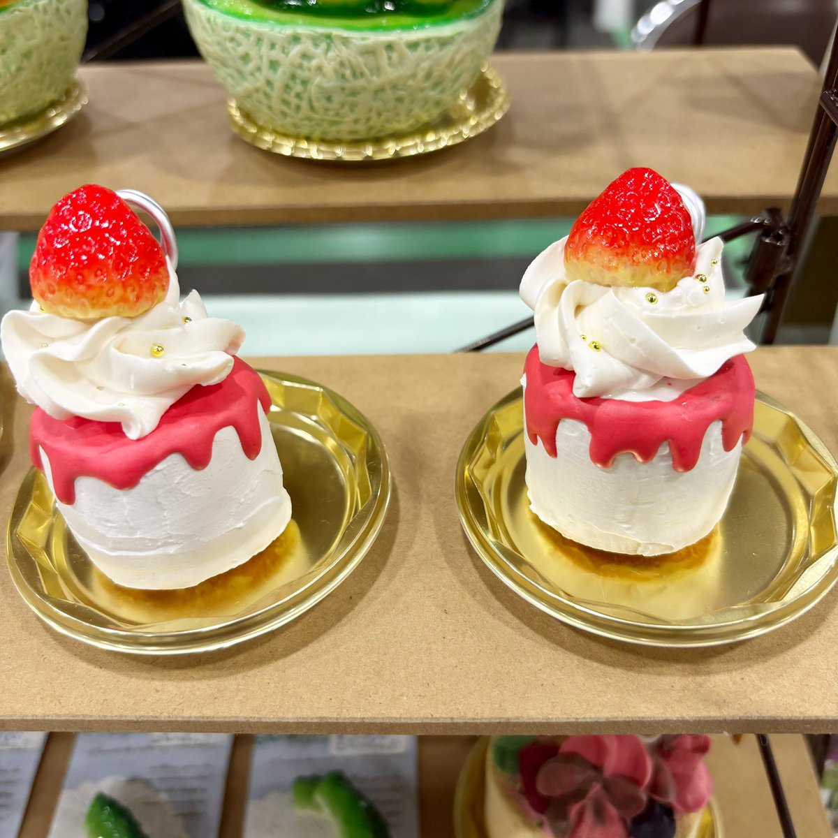 000Panic's tweet image. #クラマケ8 始まっています‼️
是非遊び来てください♡

こっそり新作ならんでます🍀*゜

ブースNo.A560
ポートメッセなごや 3号館

 #フェイクスイーツ