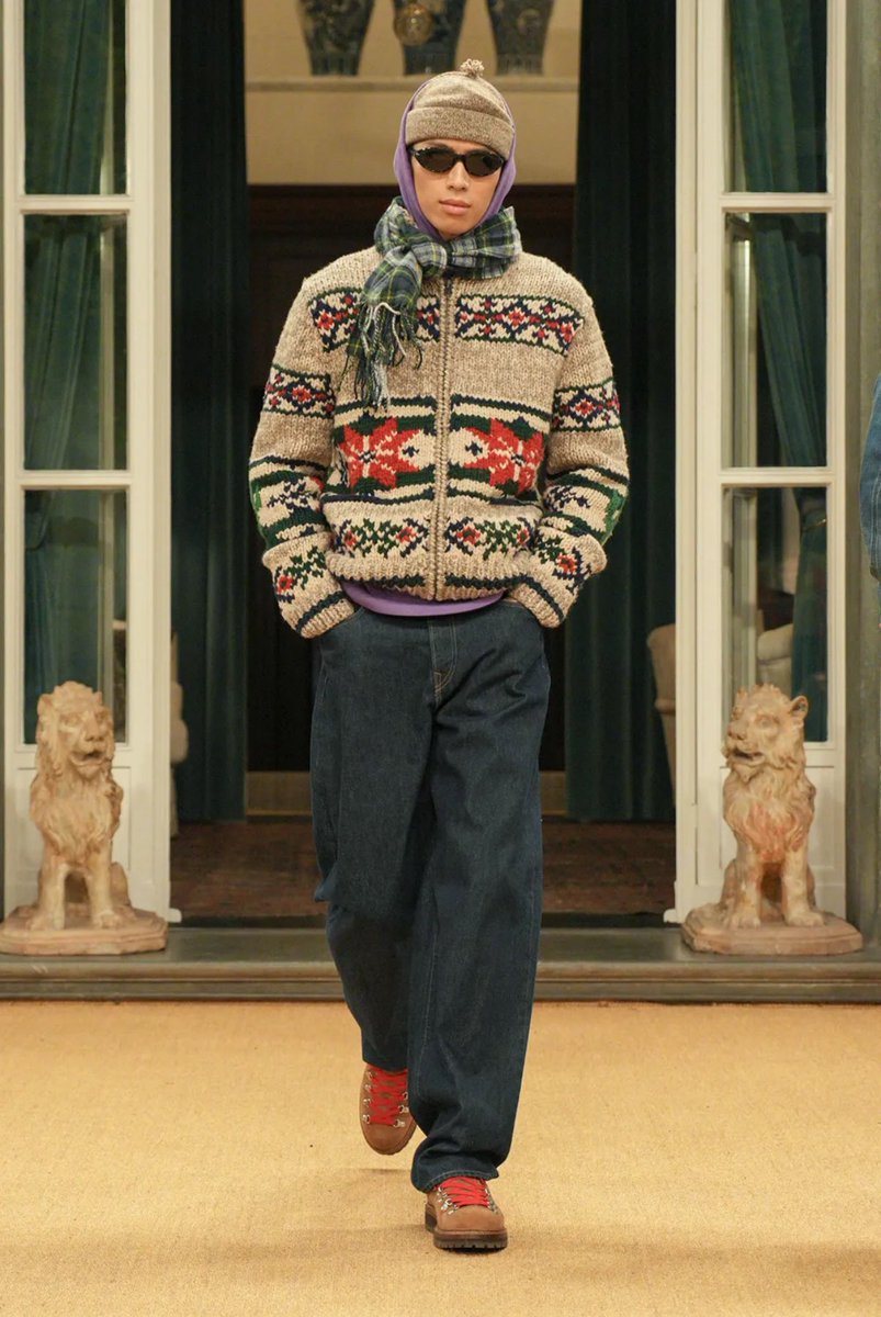 untilnightends's tweet image. it’s always a pleasure when a historical institution shows why they’re a historical institution, just excellent. the look on the right is just so layered, its inspiring.