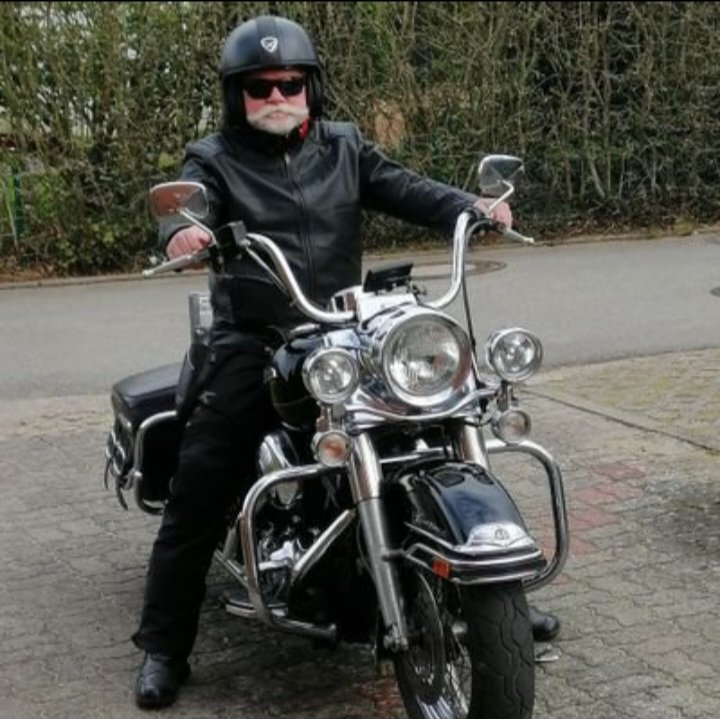 Fahr vorsichtig auf deiner letzten Reise 🕯♥️😭
#demario