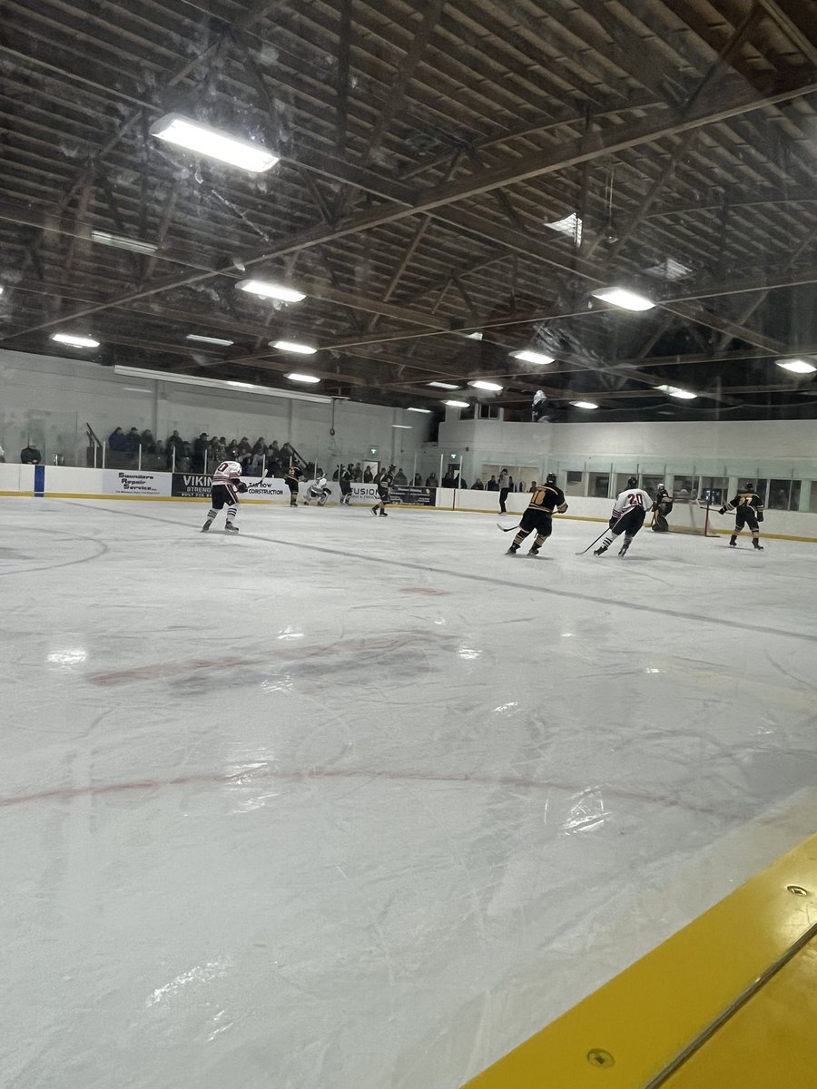 Comets lead the Hawks 4-0 after 2.  SOG 18-13 Marwayne.