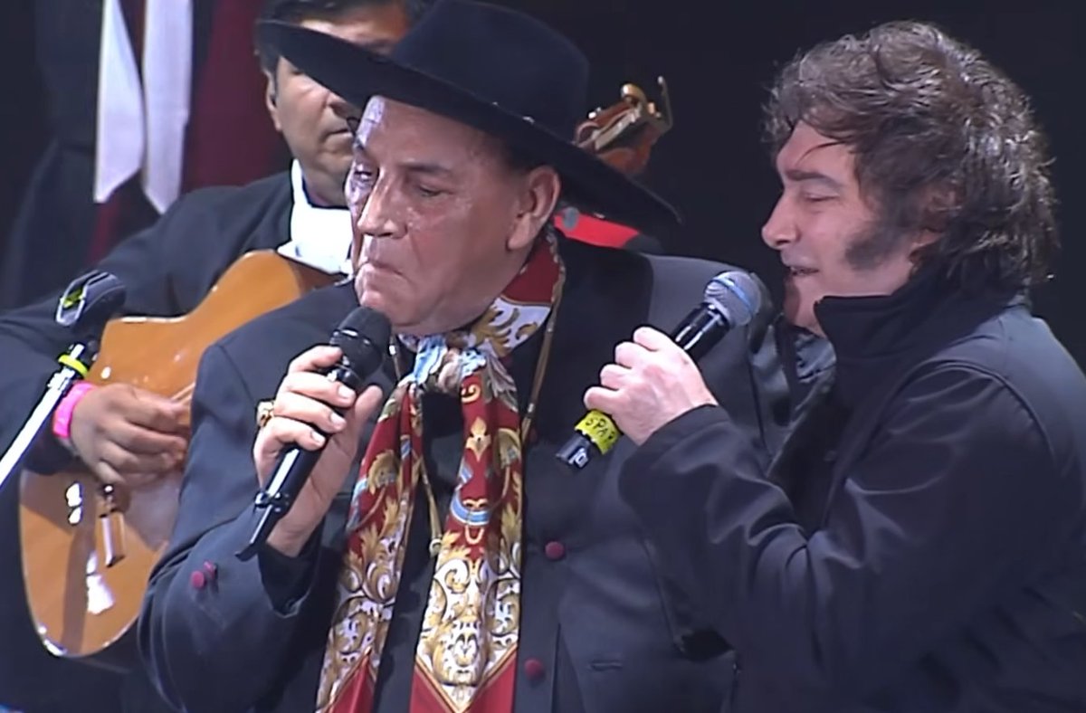 Yo lo voté para que haga dúo con el Chaqueño, lo de bajar la inflación vino de yapa.