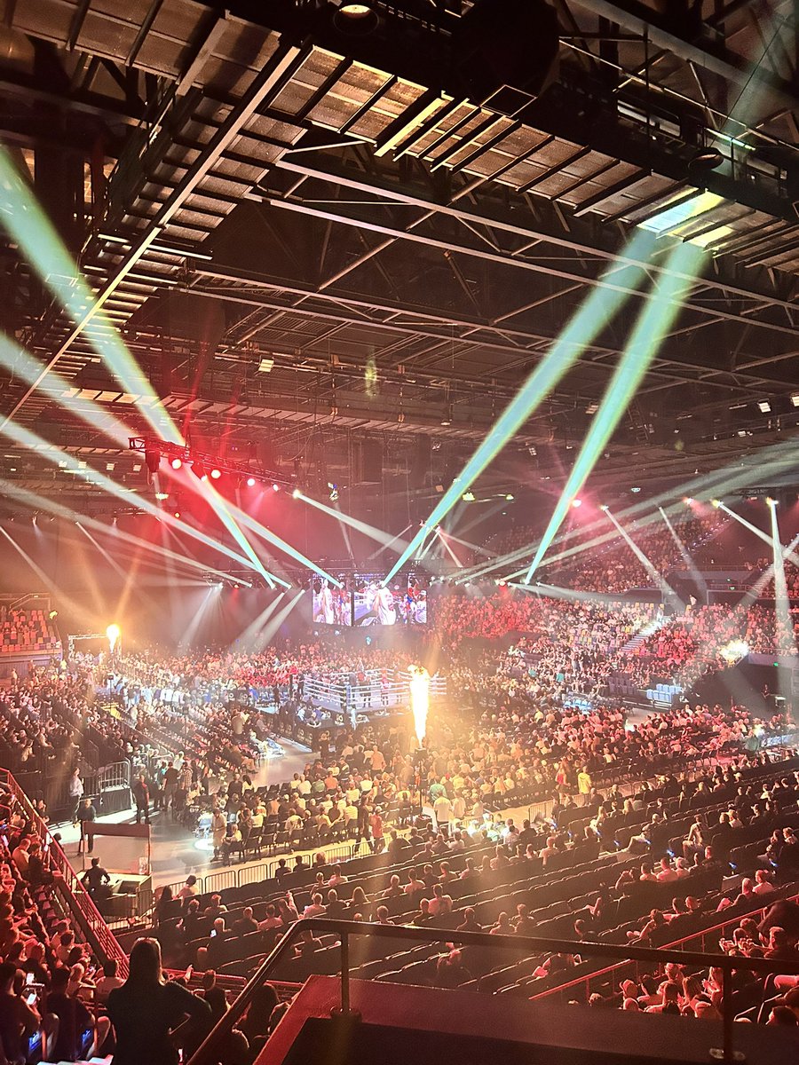 Last night was Cinema 👏

#nolimitboxing #nolimitppv #tszyuzerafa