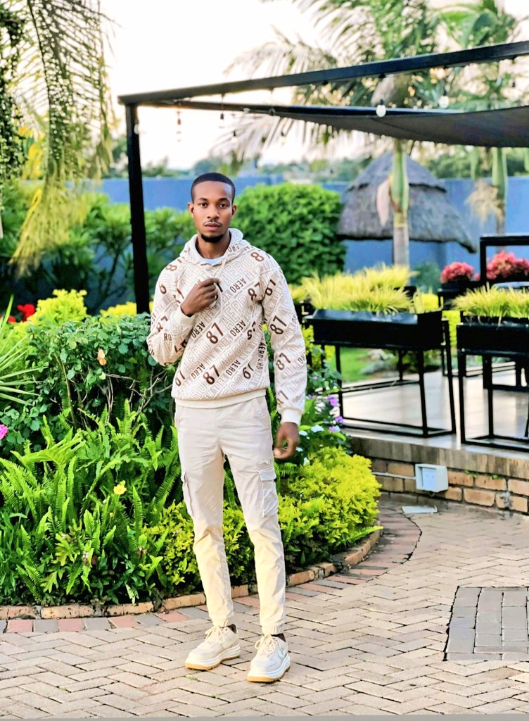 BhekCharlie's tweet image. Happy birthday to me🥳♥️🎂