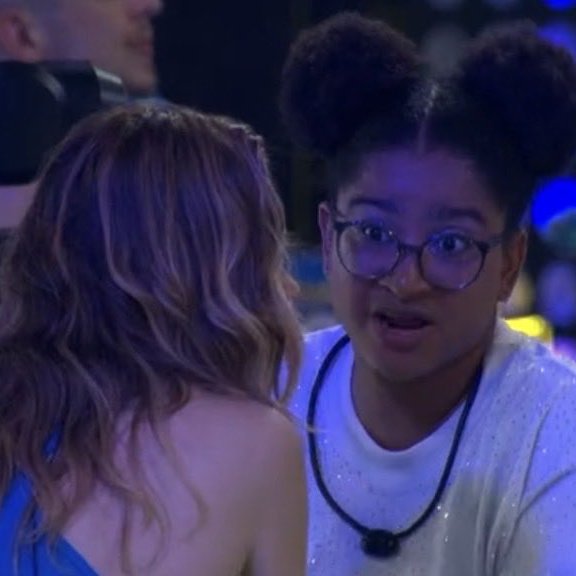 SeriesBrasil's tweet image. VISIONÁRIA! Ana Paula alerta Milena sobre a narrativa de excluído que Pedro pode usar para vencer o programa:

"Ele me chamou de bruxa e eu dancei com ele, se não ele vai levar os R$ 5 milhões da gente. O negócio é o seguinte: ele vai fingir que é excluído, o Brasil vai abraçar…